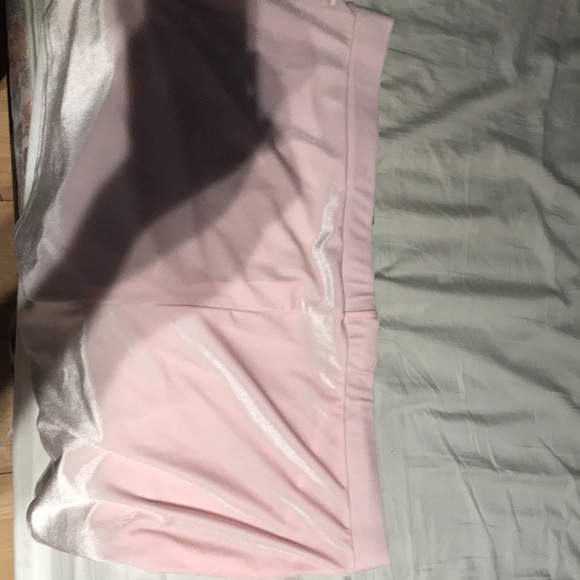 High waisted boyshort pink velvet shorts - Picture 5 of 5